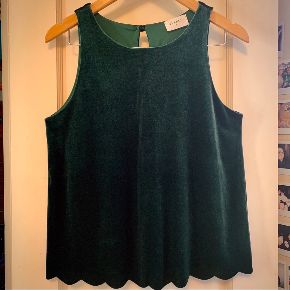 Everly Green Velvet Top Size Medium